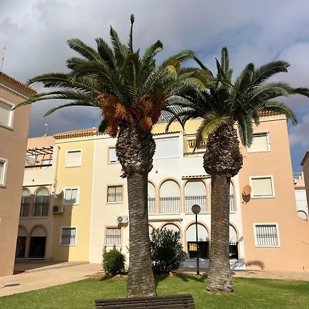 2 Bedrooms アパート